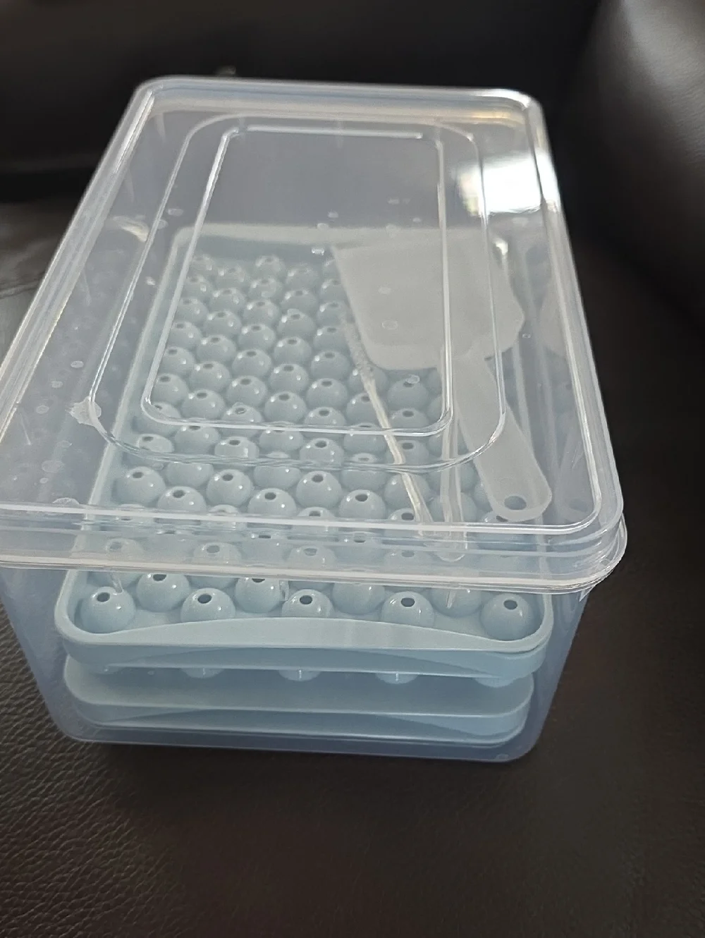 NEW 3 Pack Ice Trays With Plastic Storage and Scooper